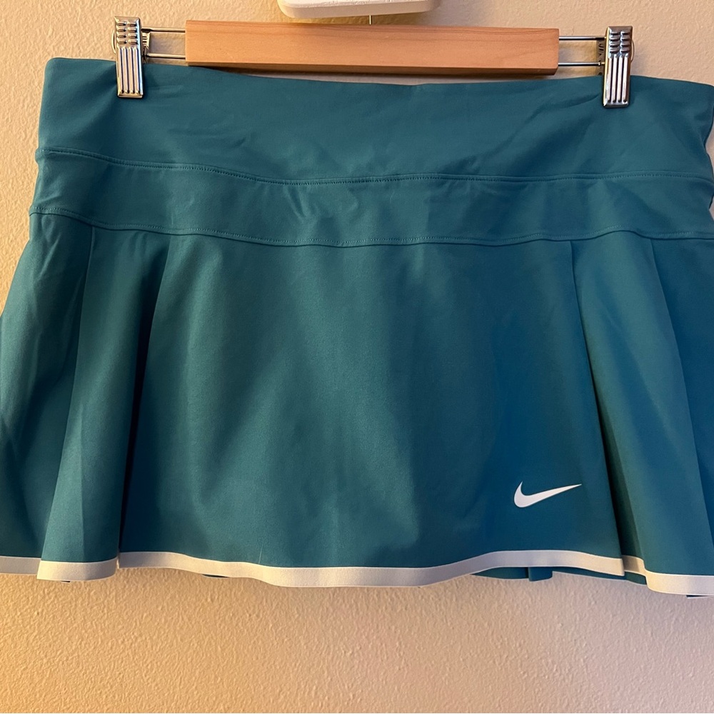 Nike Women's Teal Skirt